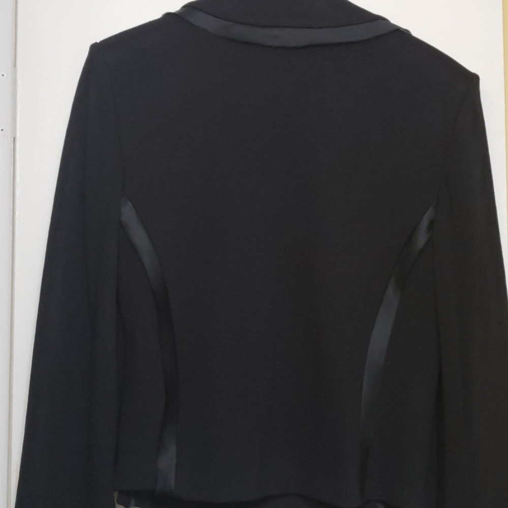 St. John Collection Black Jacket - Picture 4 of 6